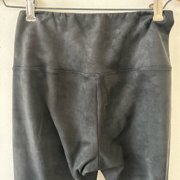 ARITZIA, WILFRED FREE, Daria Pant Faux Suede Legging, Dark Gray, Size X-Small - Picture 4 of 9